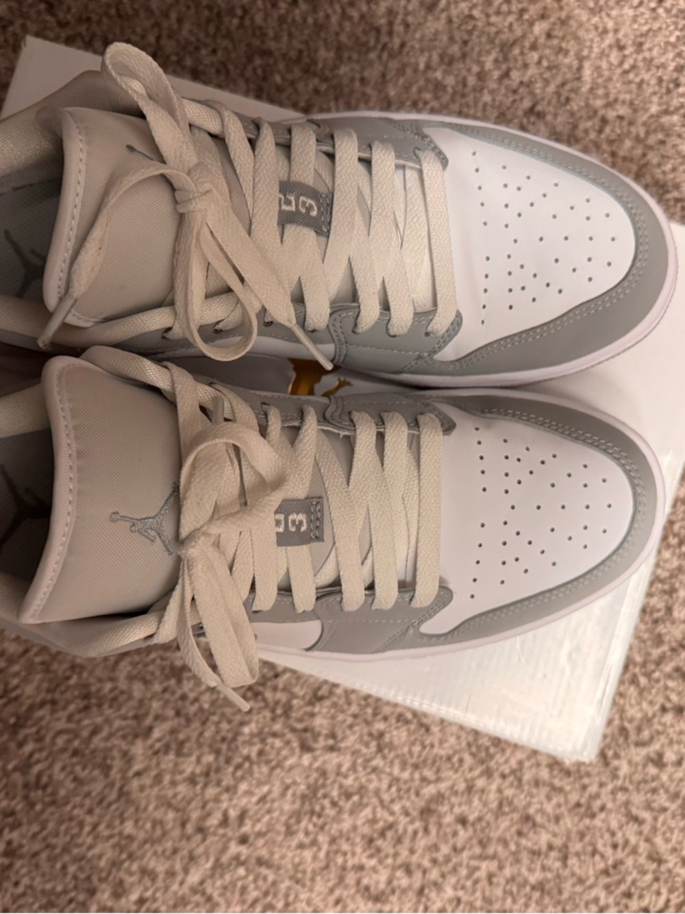 Jordan Low-Top Sneakers in White and Light Gray - Picture 3 of 8